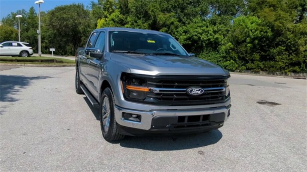 New 2025 Ford F-150 XLT Truck SuperCrew Cab