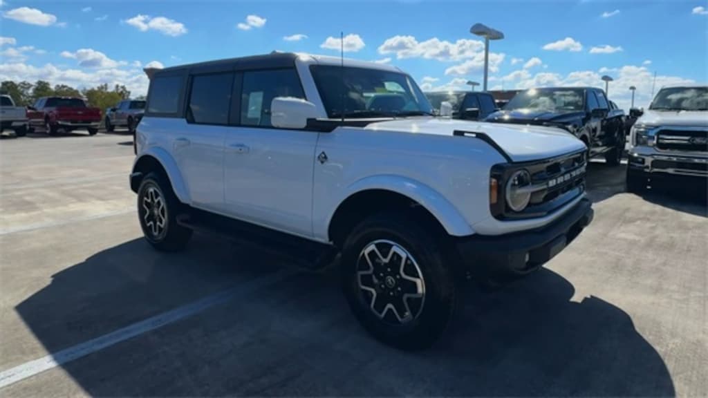 New 2025 Ford Bronco Outer Banks SUV