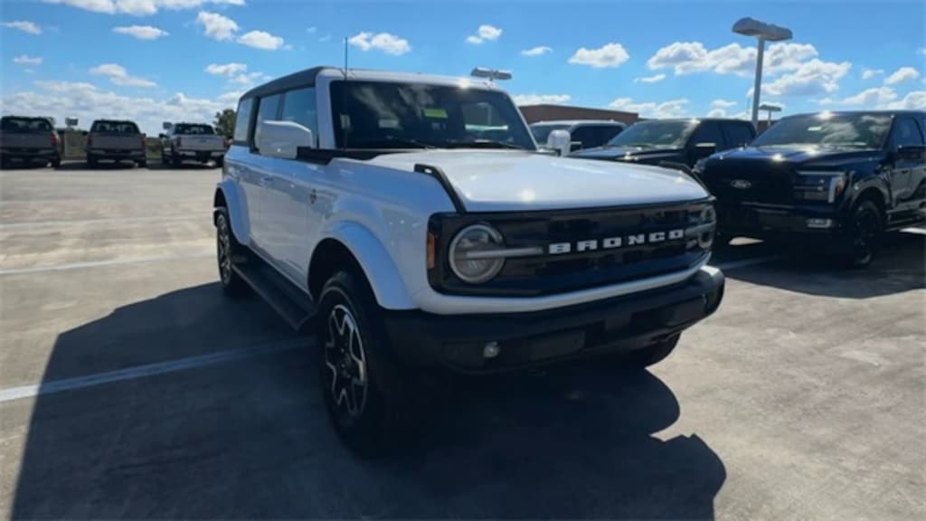 New 2025 Ford Bronco Outer Banks SUV