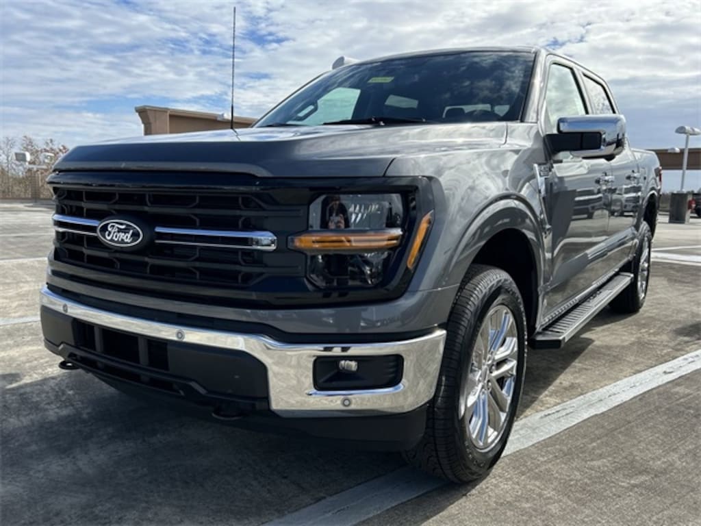 New 2025 Ford F-150 XLT Truck SuperCrew Cab