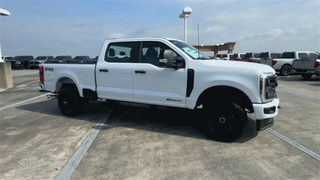 New 2025 Ford F-250 Truck Crew Cab