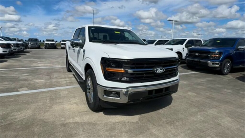 New 2025 Ford F-150 XLT Truck SuperCrew Cab