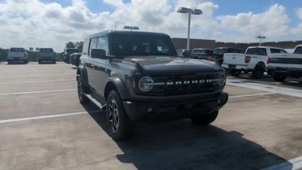 New 2026 Ford Bronco Outer Banks SUV