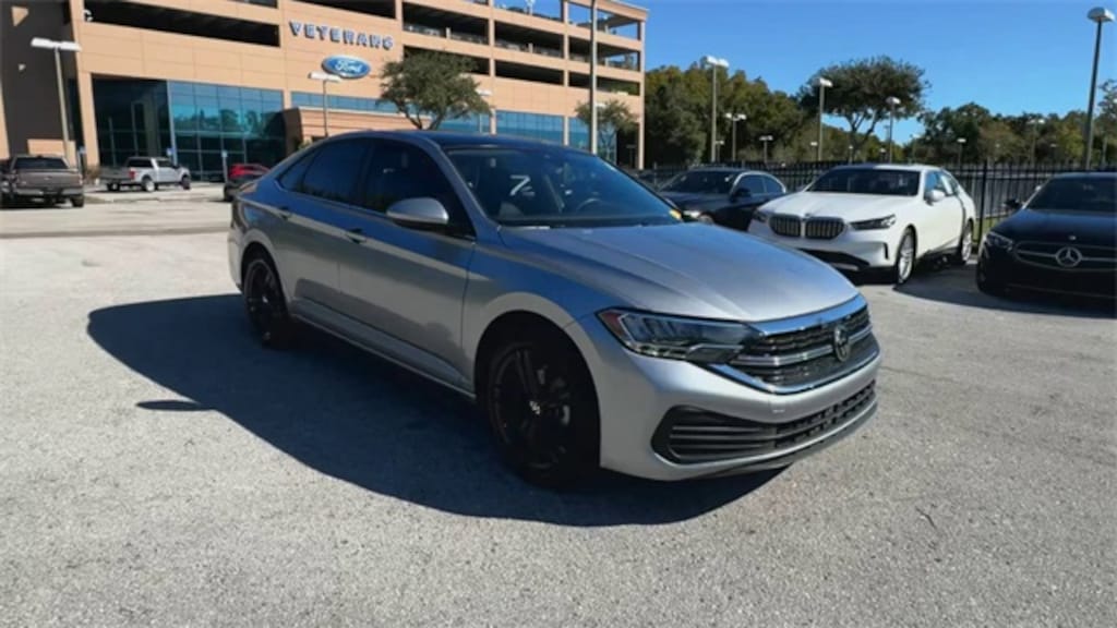 Certified 2024 Volkswagen Jetta 1.5T SE Sedan