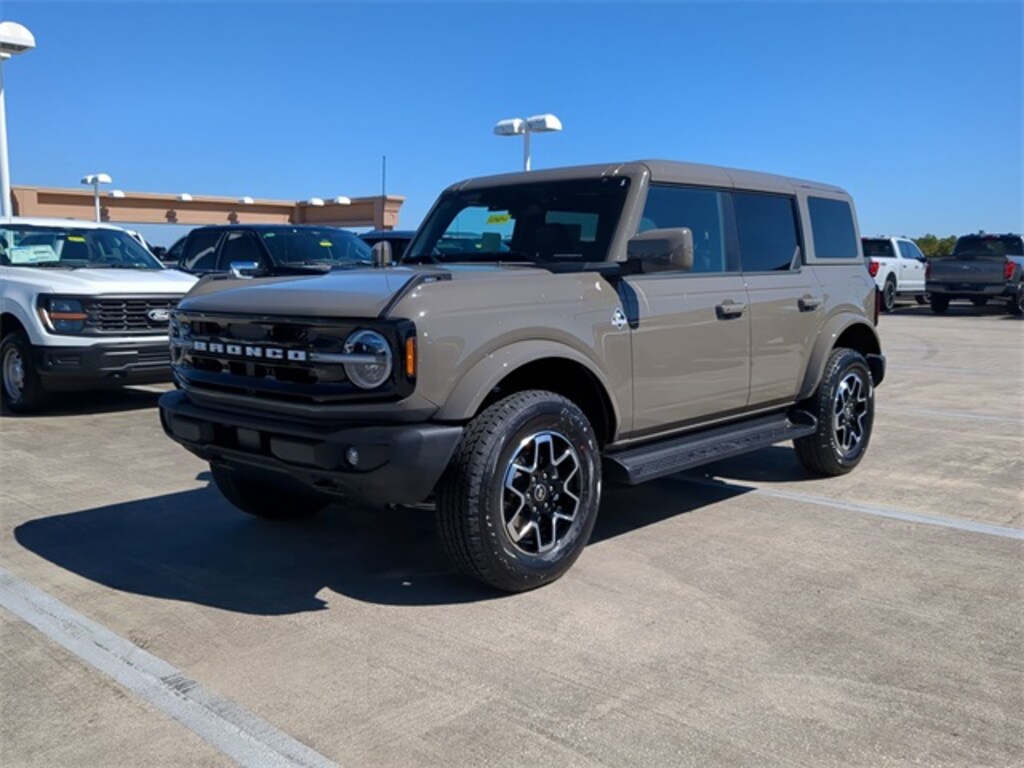 New 2025 Ford Bronco Outer Banks SUV