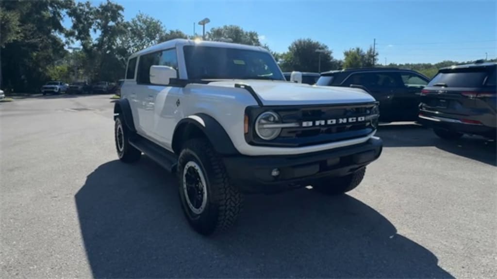 New 2025 Ford Bronco Outer Banks SUV