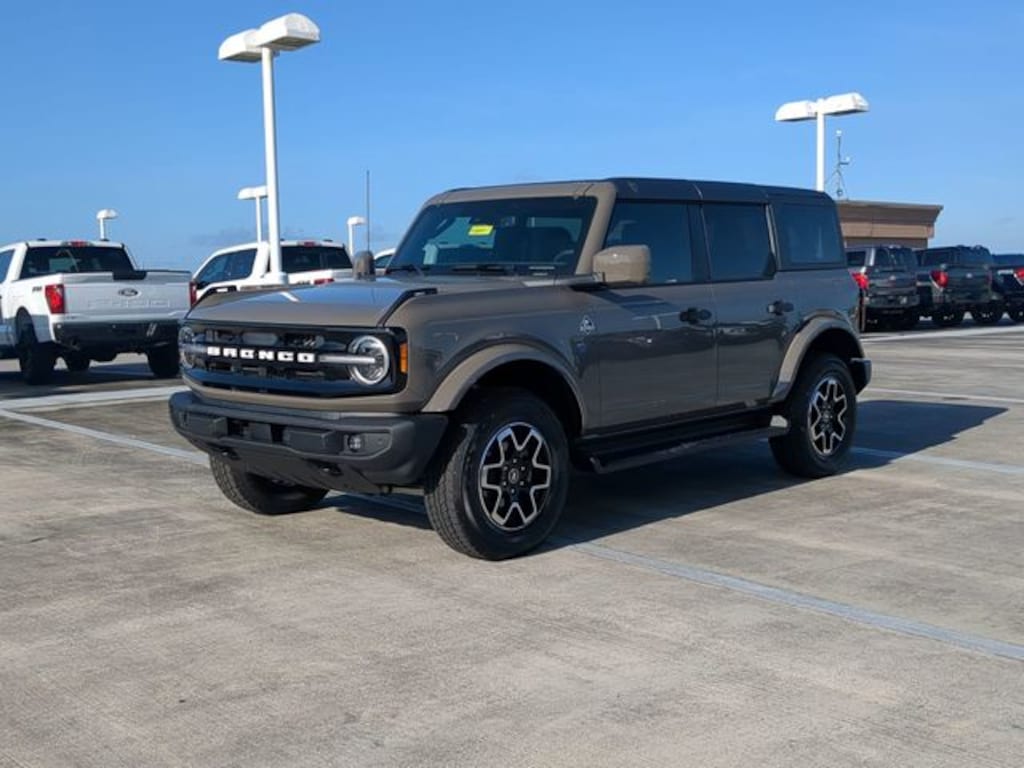 New 2026 Ford Bronco Outer Banks SUV