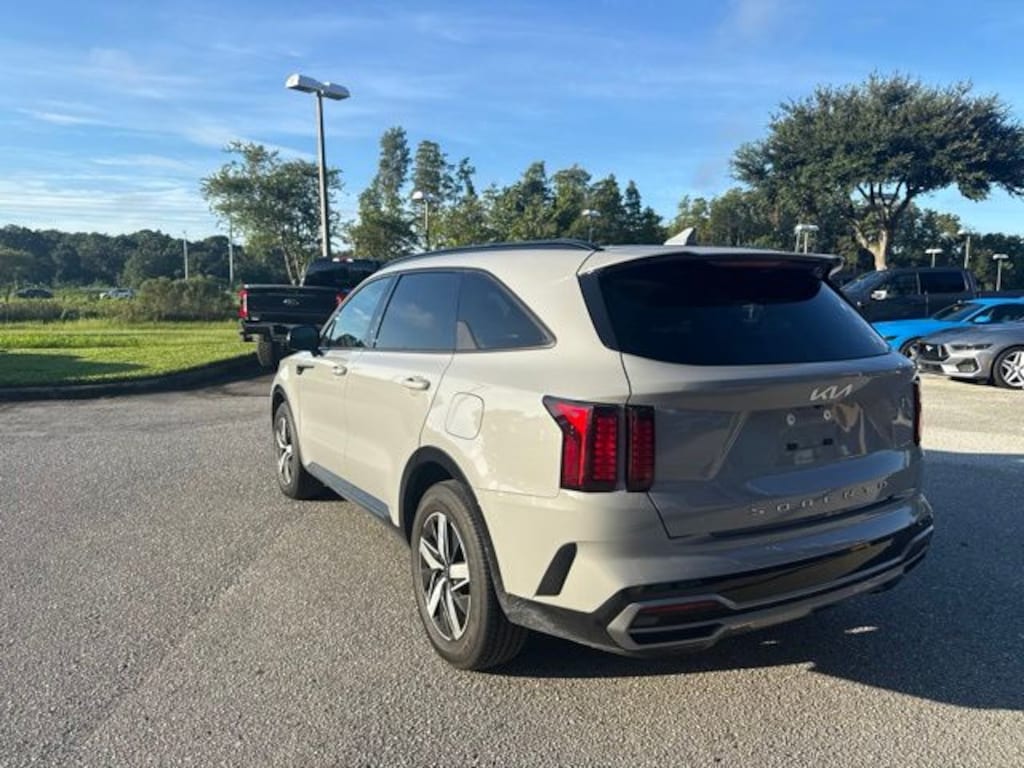 Used 2022 Kia Sorento EX SUV