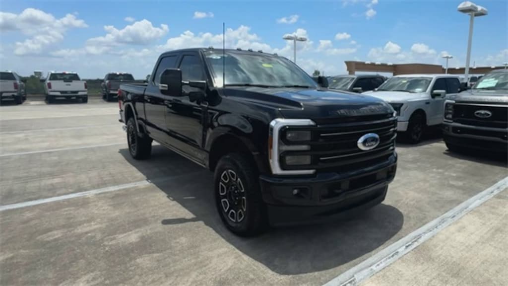 New 2025 Ford F-250 Truck Crew Cab