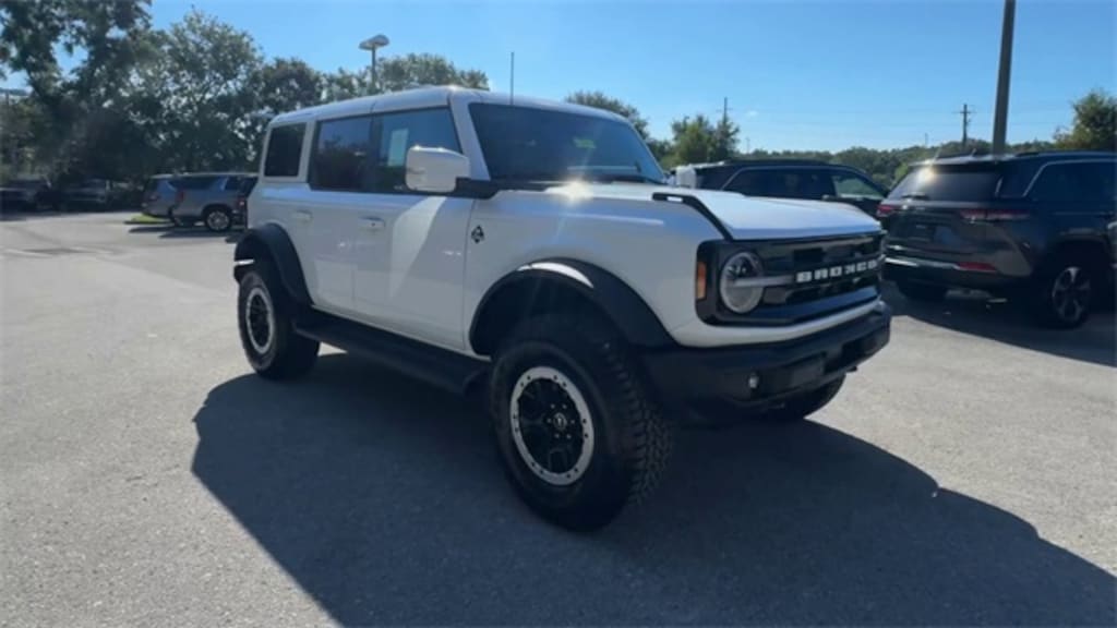 New 2025 Ford Bronco Outer Banks SUV