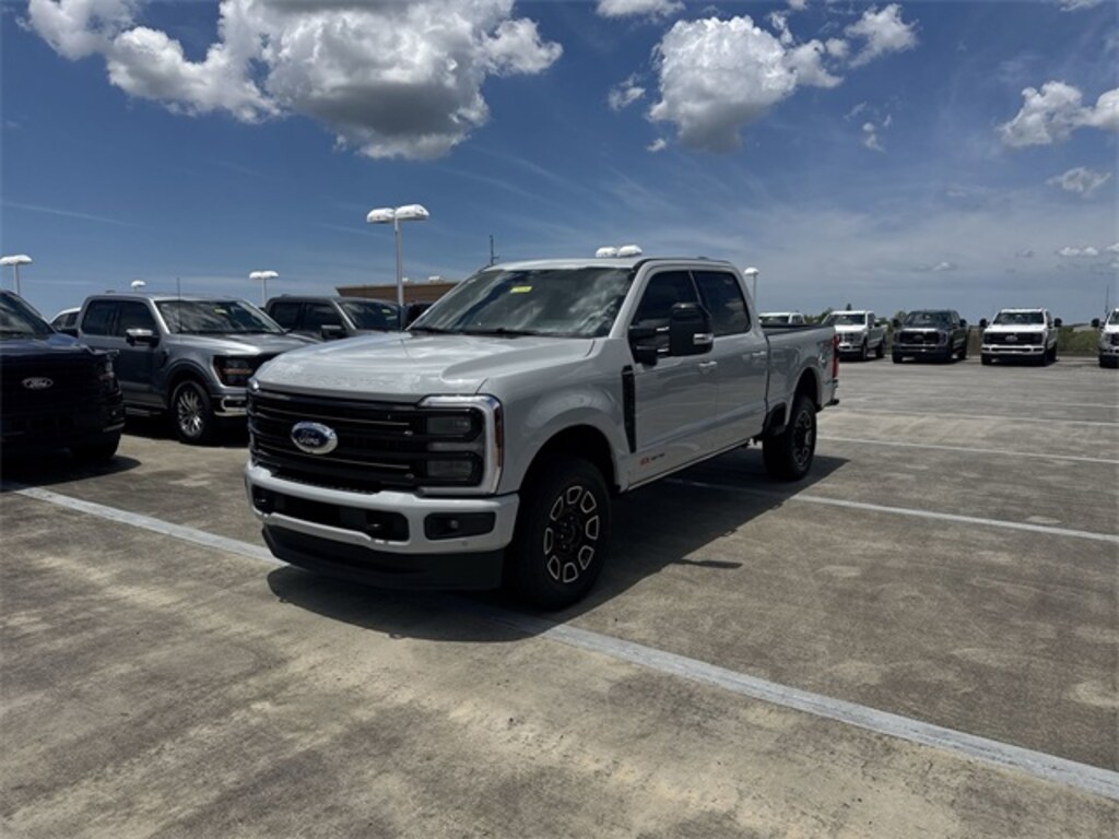 New 2025 Ford F-250 Truck Crew Cab