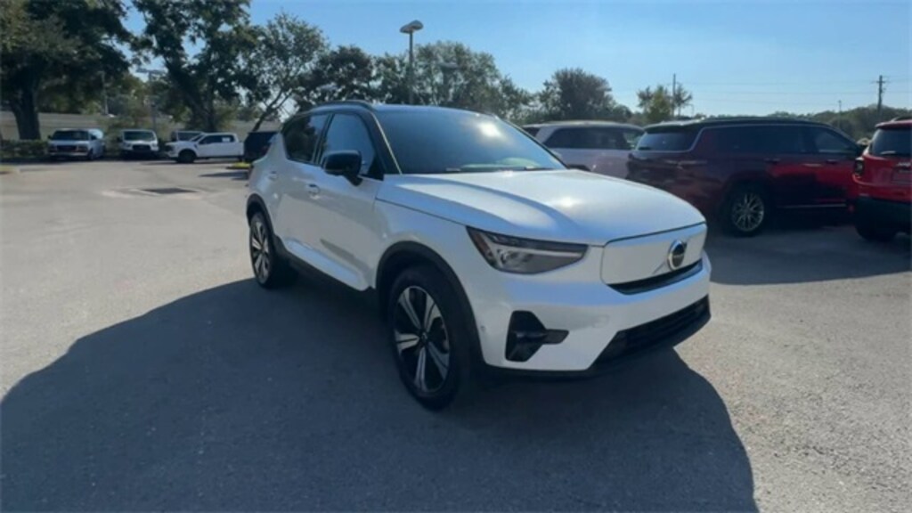 Certified 2023 Volvo XC40 Recharge Pure Electric Twin Plus SUV