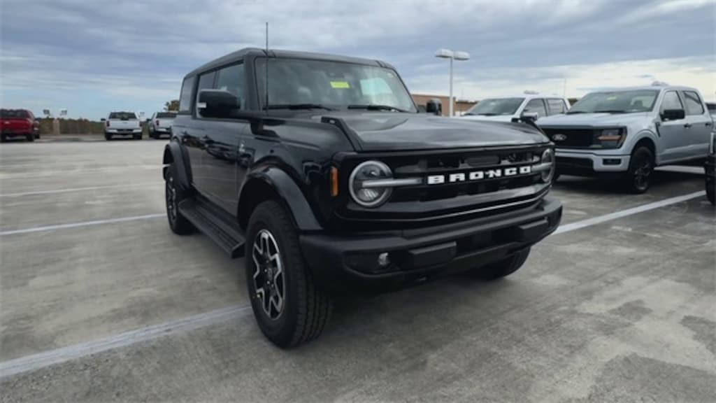 New 2025 Ford Bronco Outer Banks SUV