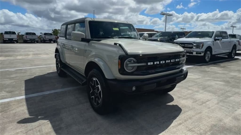New 2025 Ford Bronco Outer Banks SUV