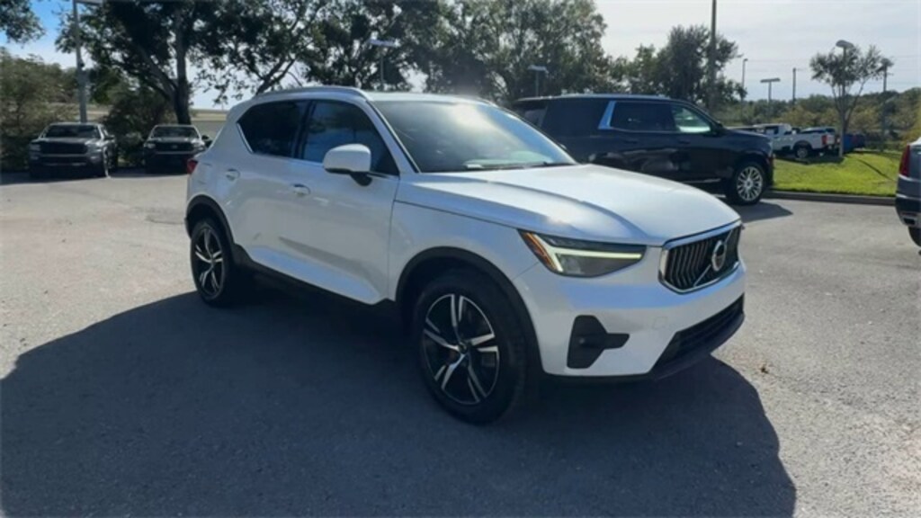 Certified 2023 Volvo XC40 B5 Plus Bright Theme SUV