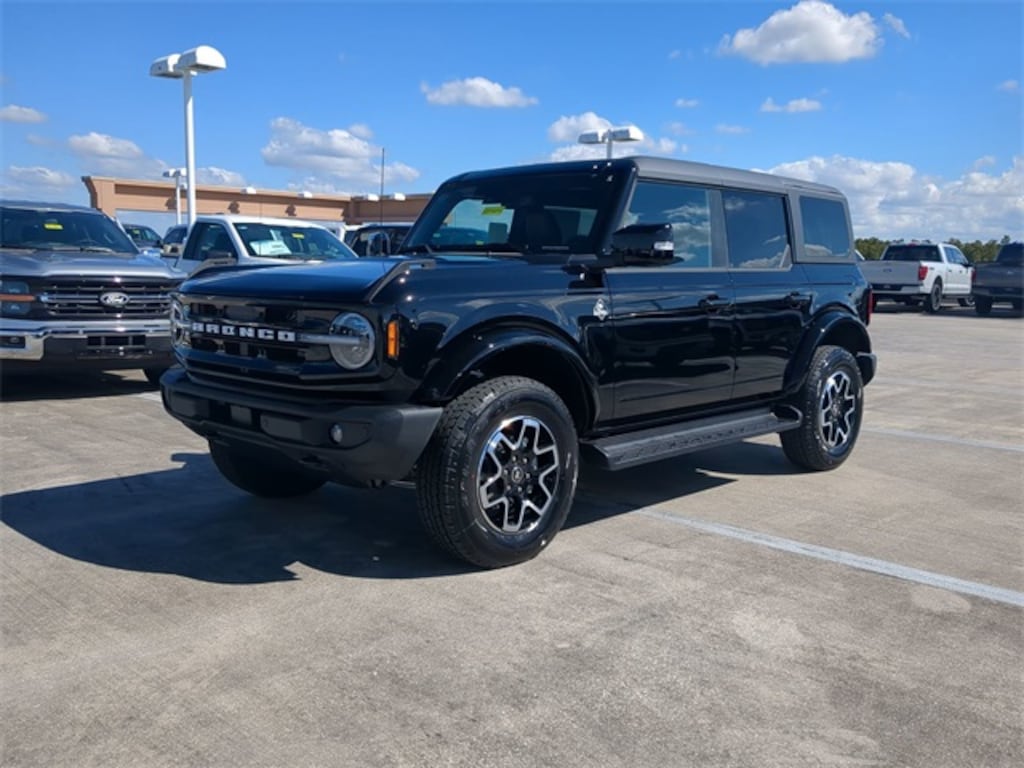 New 2025 Ford Bronco Outer Banks SUV