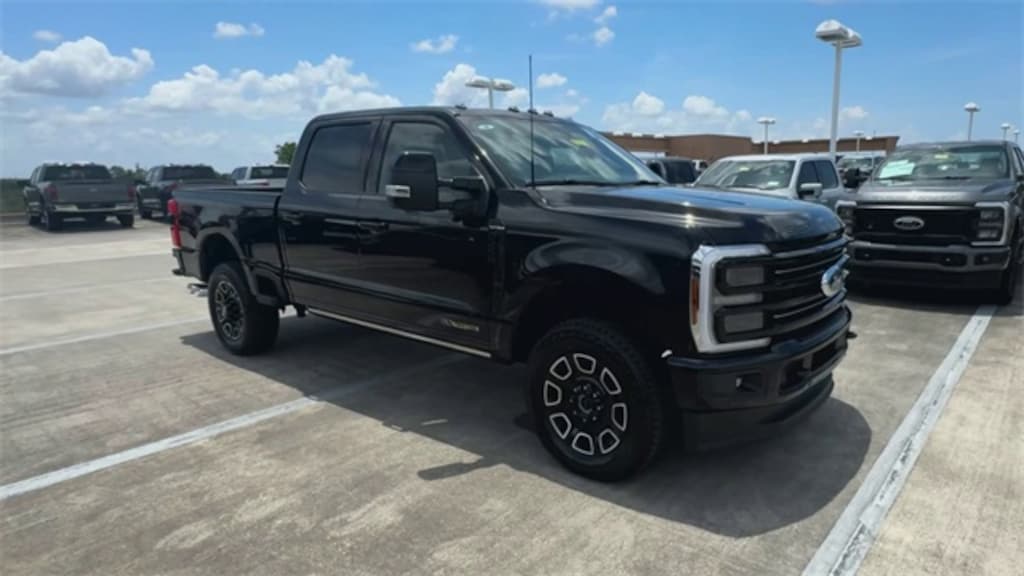 New 2025 Ford F-250 Truck Crew Cab