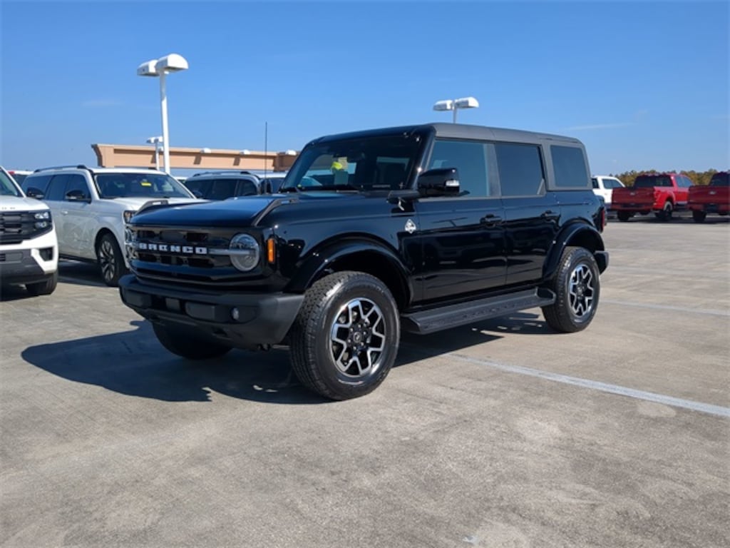 New 2025 Ford Bronco Outer Banks SUV
