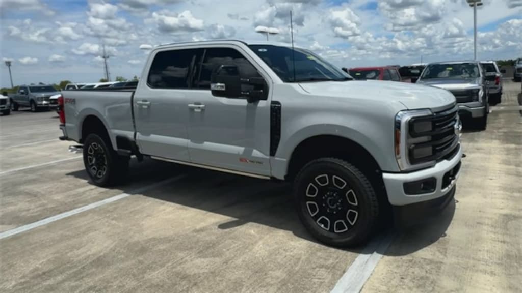 New 2025 Ford F-250 Truck Crew Cab