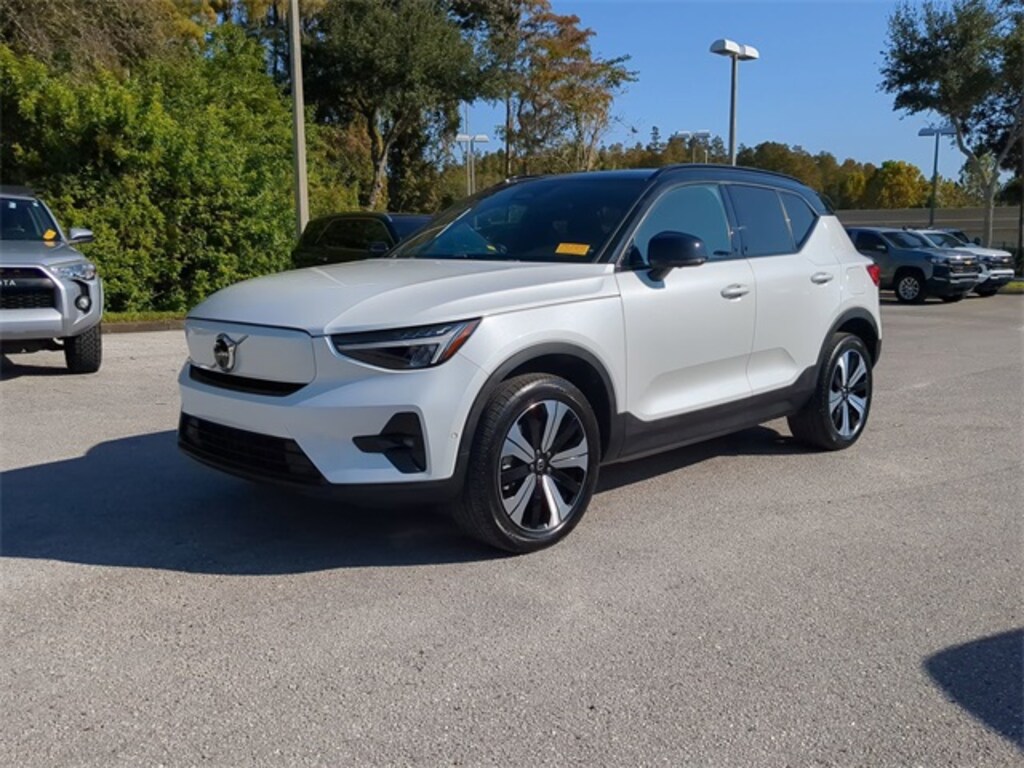Certified 2023 Volvo XC40 Recharge Pure Electric Twin Plus SUV