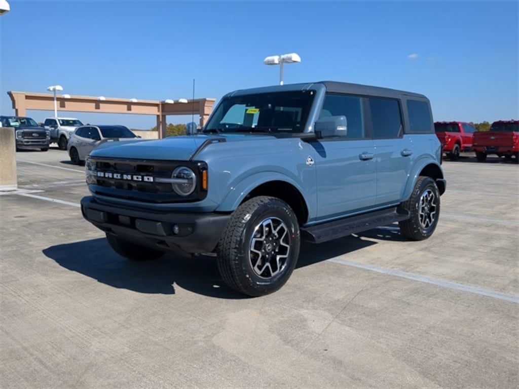 New 2025 Ford Bronco Outer Banks SUV