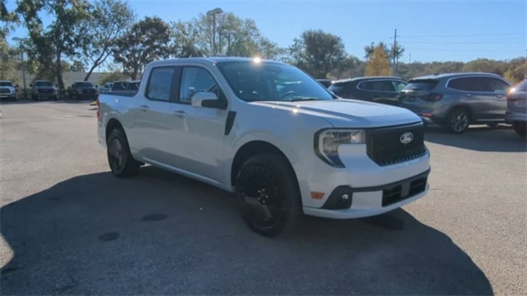 New 2026 Ford Maverick Lobo Standard Truck SuperCrew