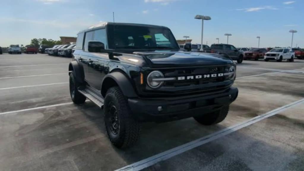 New 2026 Ford Bronco Outer Banks SUV