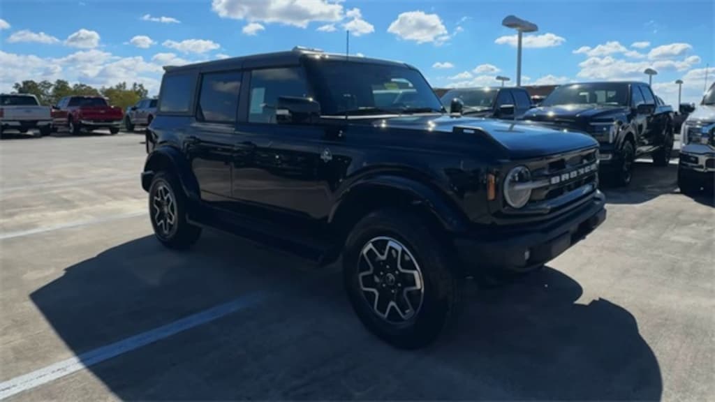 New 2025 Ford Bronco Outer Banks SUV
