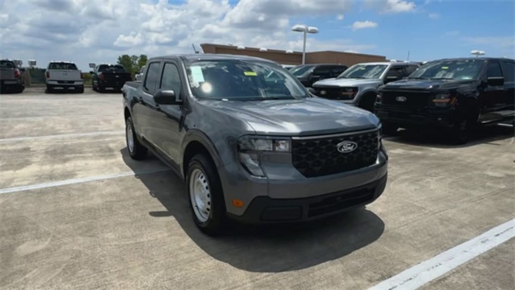 New 2025 Ford Maverick XL Truck SuperCrew
