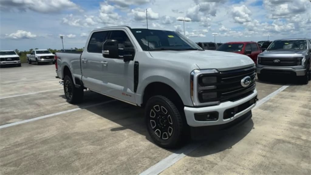 New 2025 Ford F-250 Truck Crew Cab
