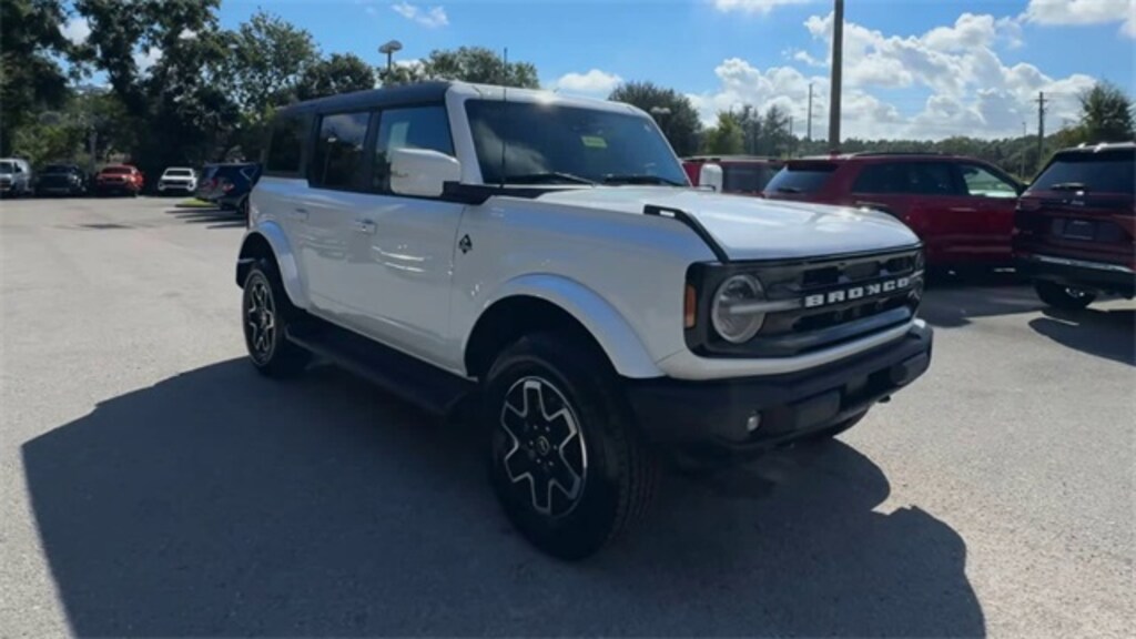 New 2025 Ford Bronco Outer Banks SUV