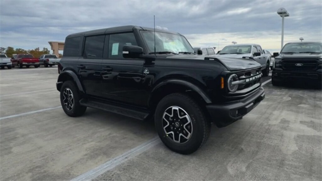 New 2025 Ford Bronco Outer Banks SUV