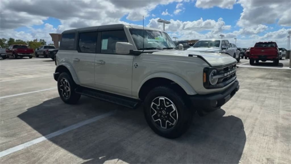 New 2025 Ford Bronco Outer Banks SUV
