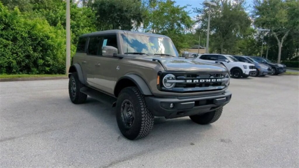 New 2025 Ford Bronco Outer Banks SUV