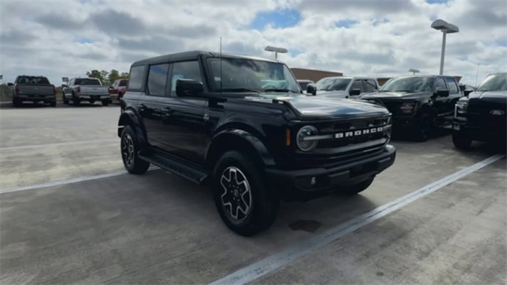 New 2025 Ford Bronco Outer Banks SUV