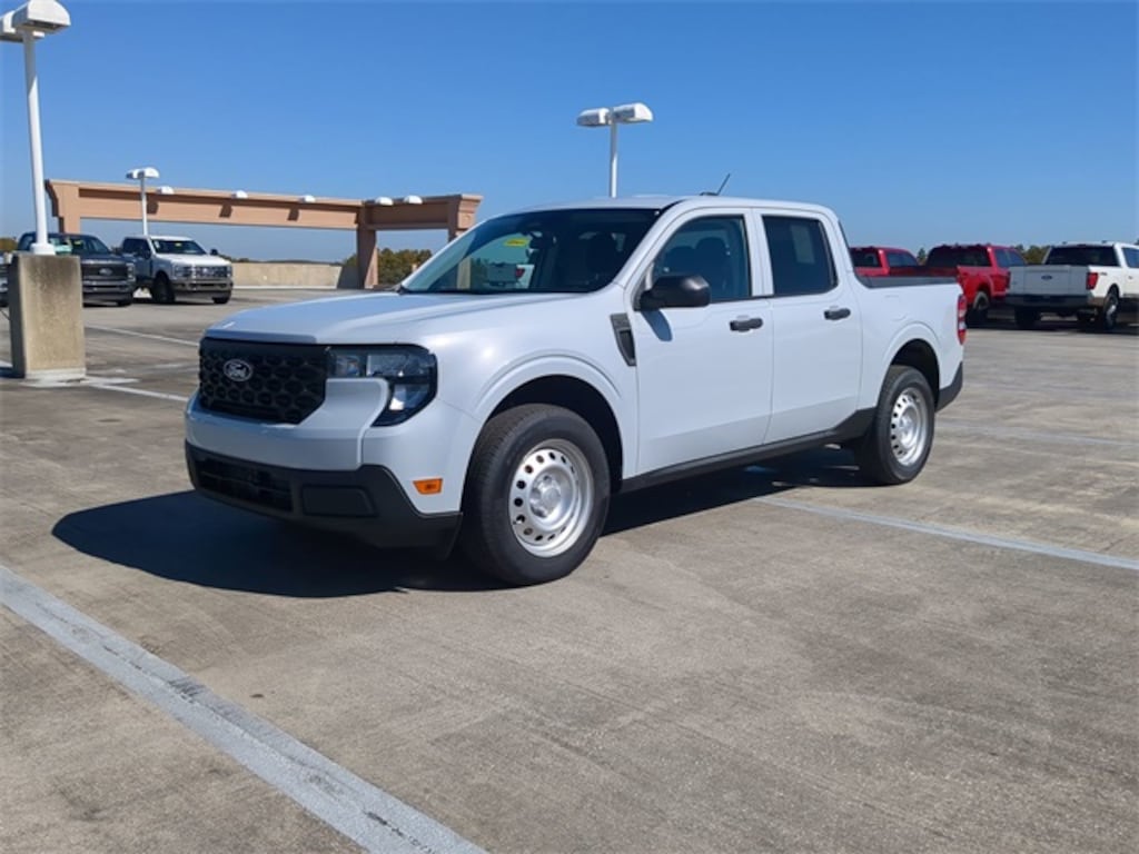New 2025 Ford Maverick XL Truck SuperCrew