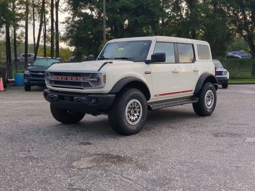 New 2026 Ford Bronco Outer Banks SUV