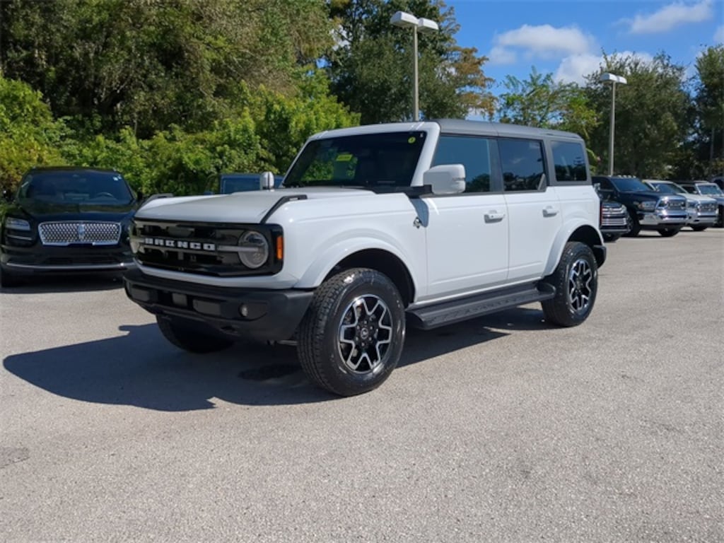 New 2025 Ford Bronco Outer Banks SUV