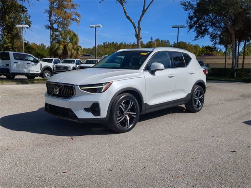 Certified 2023 Volvo XC40 B5 Plus Bright Theme SUV