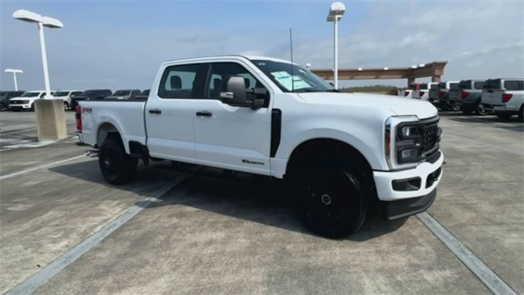 New 2025 Ford F-250 Truck Crew Cab