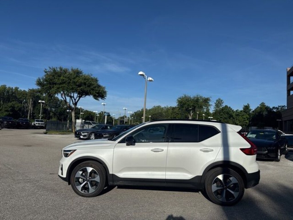 Used 2026 Volvo XC40 B5 Plus SUV