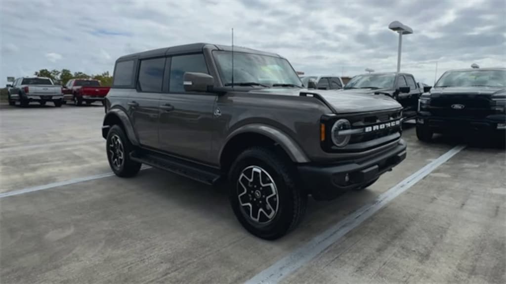 New 2025 Ford Bronco Outer Banks SUV
