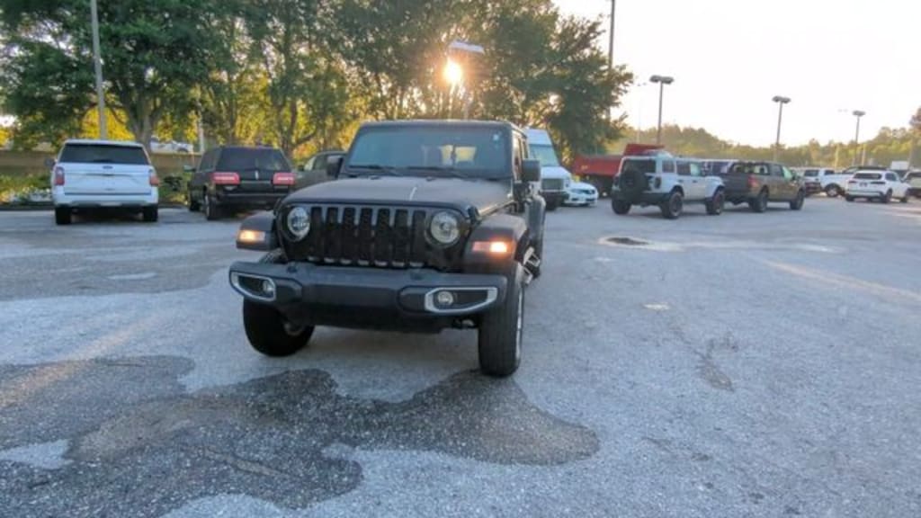 Certified 2023 Jeep Gladiator Sport S Truck