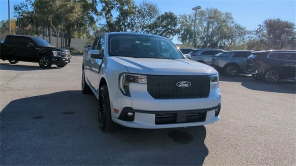 New 2026 Ford Maverick Lobo Standard Truck SuperCrew