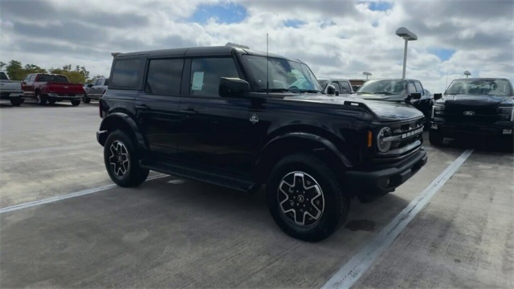 New 2025 Ford Bronco Outer Banks SUV