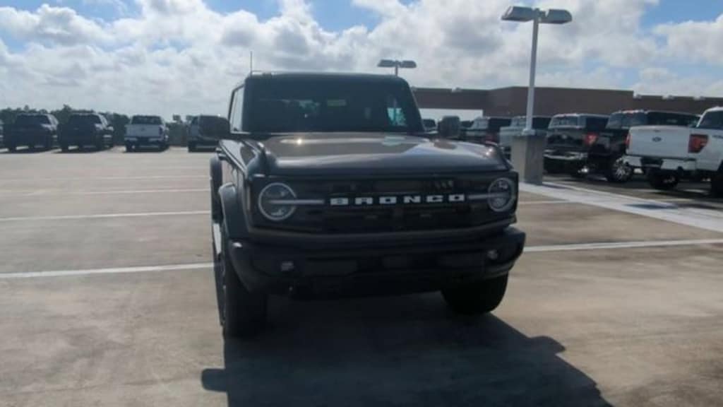 New 2026 Ford Bronco Outer Banks SUV