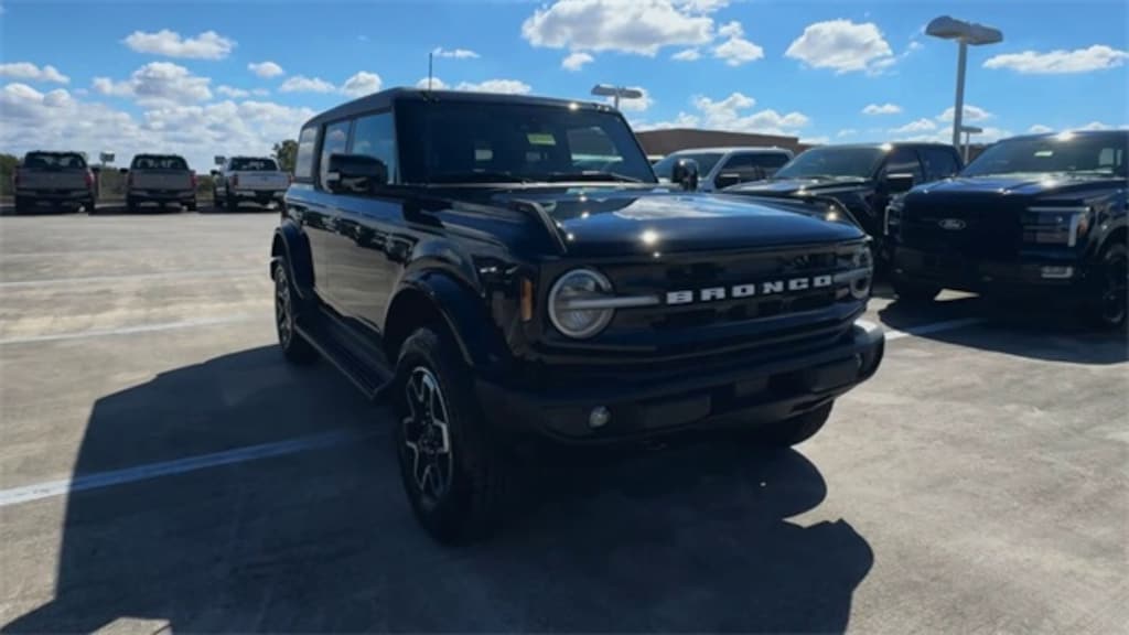 New 2025 Ford Bronco Outer Banks SUV