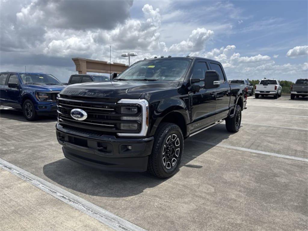 New 2025 Ford F-250 Truck Crew Cab