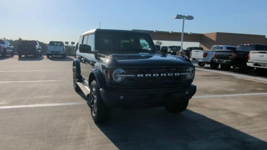 New 2026 Ford Bronco Outer Banks SUV