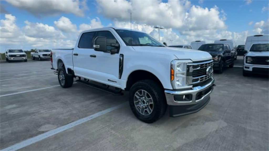 New 2025 Ford F-350 Truck Crew Cab